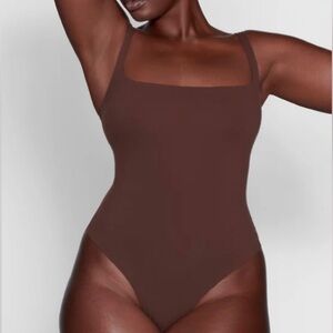 SKIMS fits everybody cocoa square neck thong bodysuit